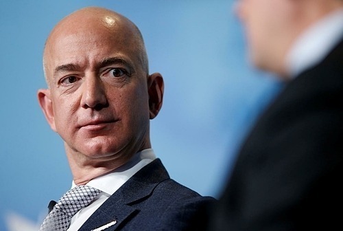 Ông chủ Amazon Jeff Bezos hiện là người giàu nhất hành tinh. Ảnh: Reuters