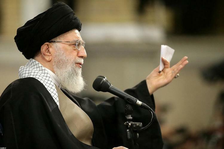 Lãnh tụ tối cao Iran Ayatollah Ali Khamenei nói chuyện với người dân thủ đô Tehran, tháng 1/2019. Ảnh: Reuters.