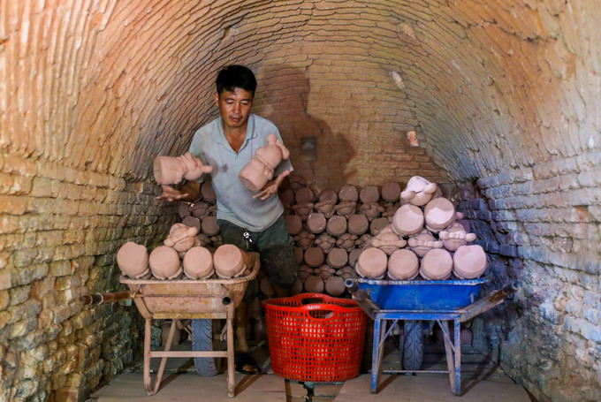 Làng gốm làm 'chuột vàng' mùa Tết