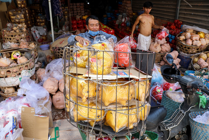 Làng gốm làm 'chuột vàng' mùa Tết