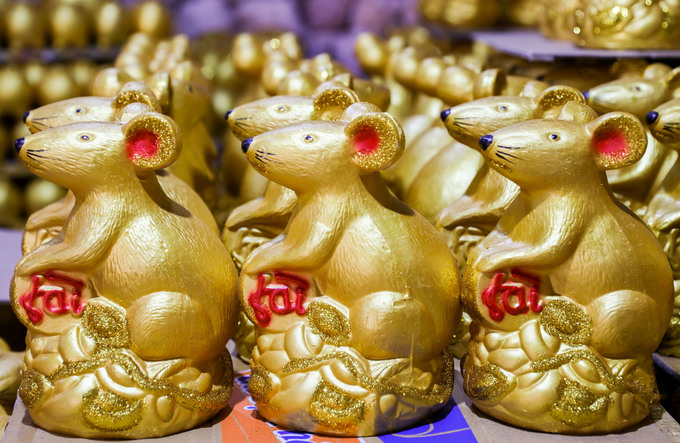 Làng gốm làm 'chuột vàng' mùa Tết
