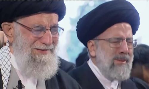 Lãnh tụ tối cao Iran khóc trước quan tài tướng Solemani