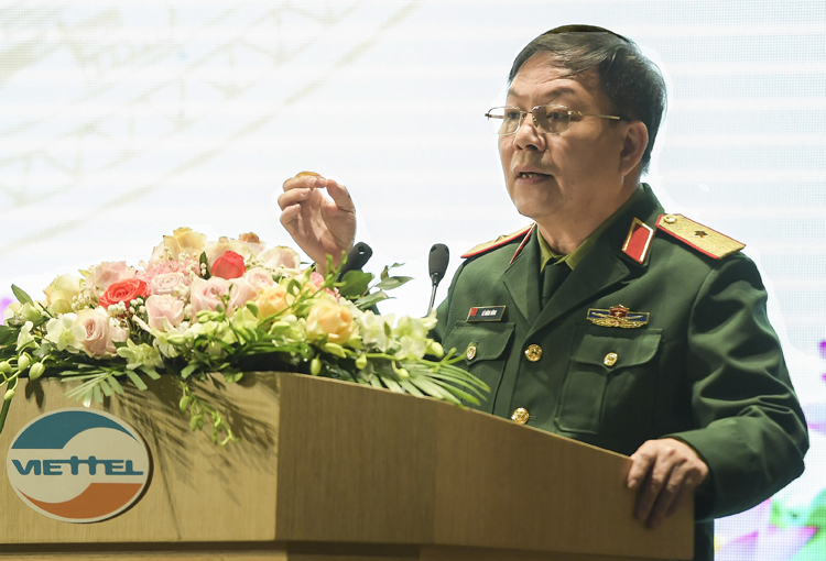 Quyền chủ tịch Viettel, ông Lê Đăng Dũng tại lễ tổng kết.