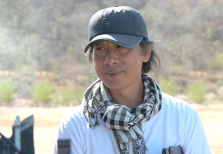 Đạo diễn Lưu Huỳnh trên trường quay phim mới.