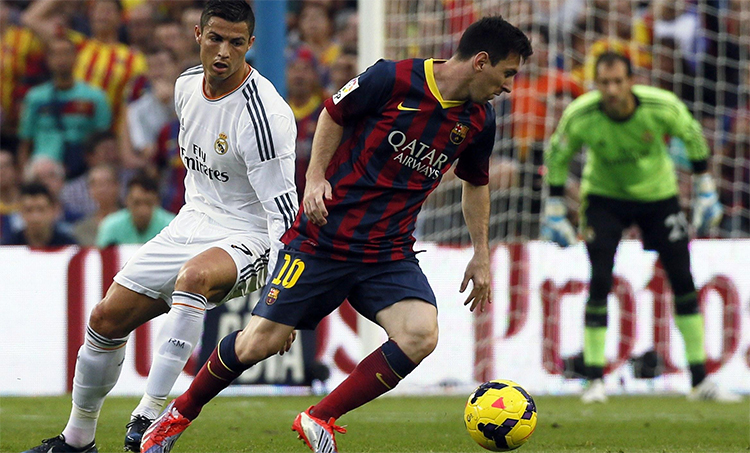 Ronaldo và Messi làm nên một thập niên đối đầu hấp dẫn. Ảnh: Reuters