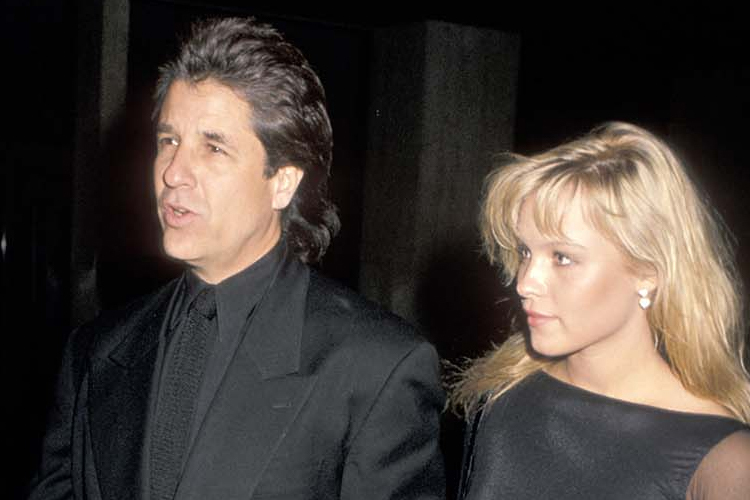 Pamela Anderson và Jon Peters cùng dự lễ ra mắt phim năm 1989. Ảnh: HR.