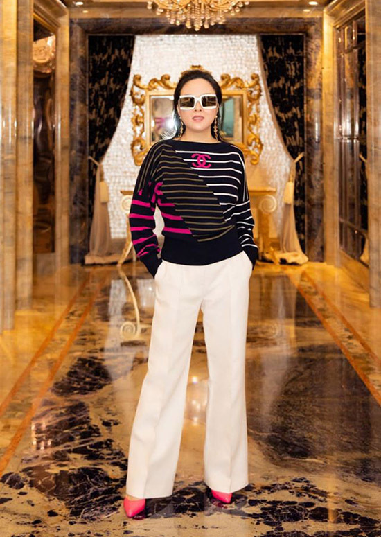 Phượng Chanel sinh vào dịp Tết dương lịch 1/1 và vừa tròn 43 tuổi. 