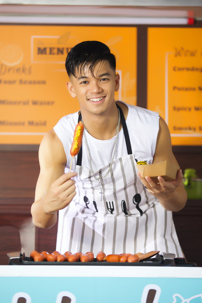 Đỏ mặt xem Trọng Hiếu khoe cơ bắp cuồn cuộn, quyết tâm làm đầu bếp để chinh phục "crush" - Ảnh 2.