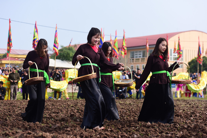 'Vua đi cày' trong lễ hội Tịch điền