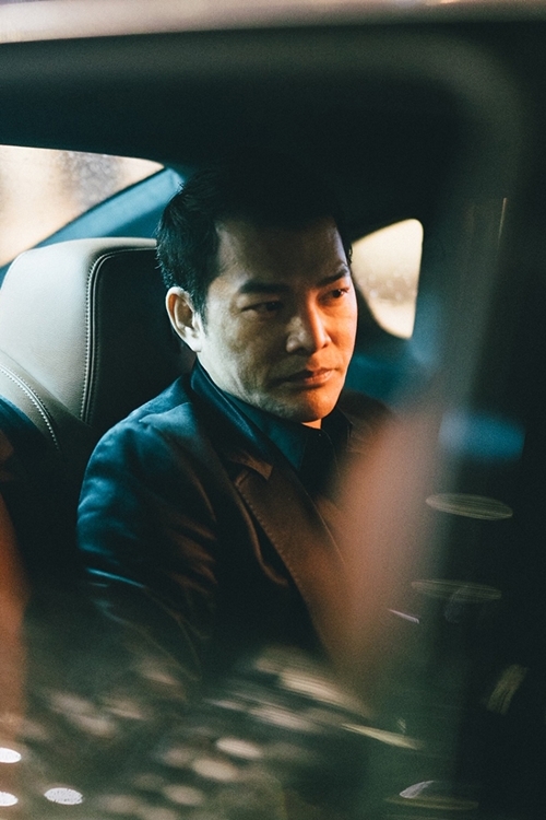 Trong Con đường vô tận, Trần Bảo Sơn đảm nhận vai Trung. Anh đưa em gái sang New York thực hiện giấc mơ nhưng vướng vào mối quan hệ với xã hội đen khiến cuộc sống của hai anh em đảo lộn. 