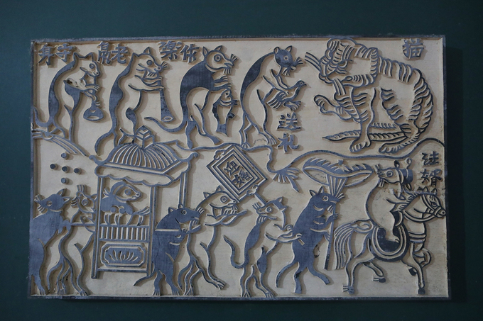 Nghệ nhân Đông Hồ làm tranh Tết