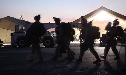 Trực thăng Mỹ đổ quân xuống sứ quán Iraq