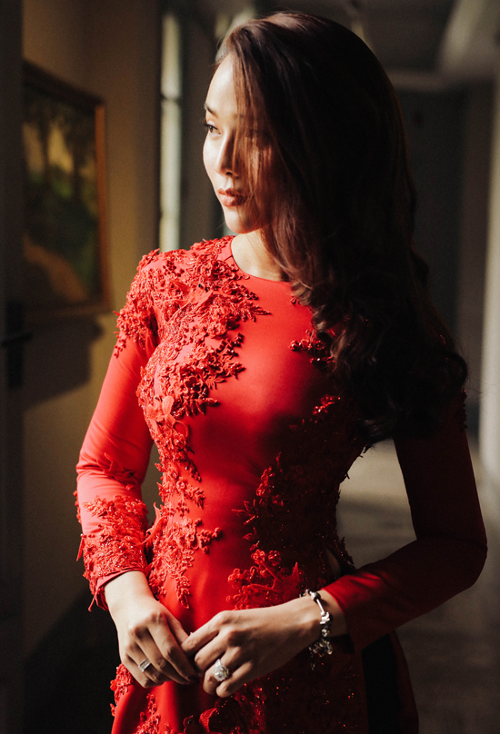 Vợ chồng Ưng Hoàng Phúc làm mẫu