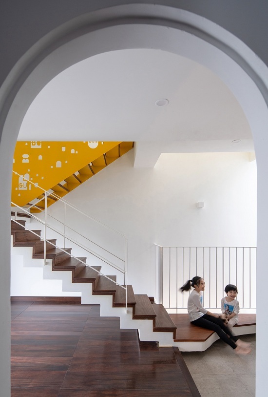 Ngôi nhà như khu vui chơi cho ba đứa con