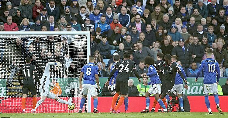 Bàn mở tỷ số của Chelsea. Ảnh: PA.