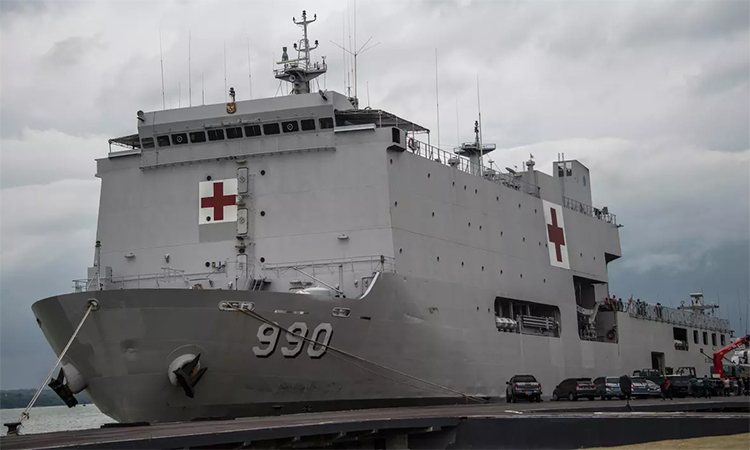 Tàu bệnh viện Dr. Soeharso neo đậu tại căn cứ hải quân ở tỉnh Đông Java, Indonesia ngày 20/2. Ảnh: AFP.