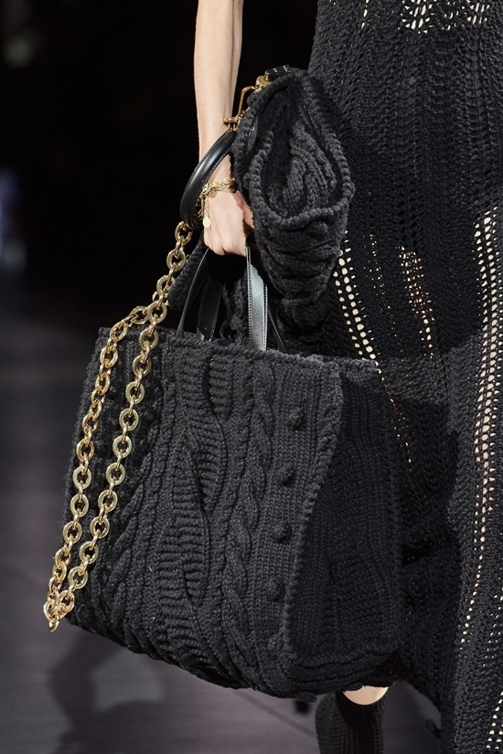 Dàn mẫu mặc nội y trong show Dolce & Gabbana