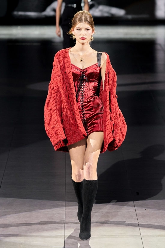 Dàn mẫu mặc nội y trong show Dolce & Gabbana