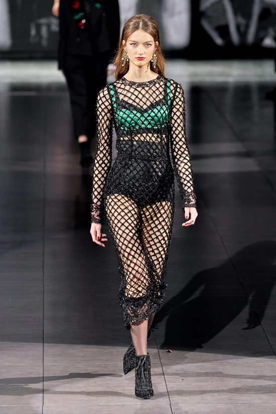 Dàn mẫu mặc nội y trong show Dolce & Gabbana