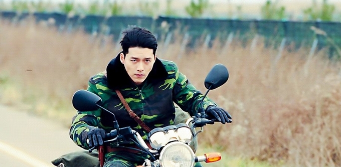 Tạo hình của Hyun Bin hút fan