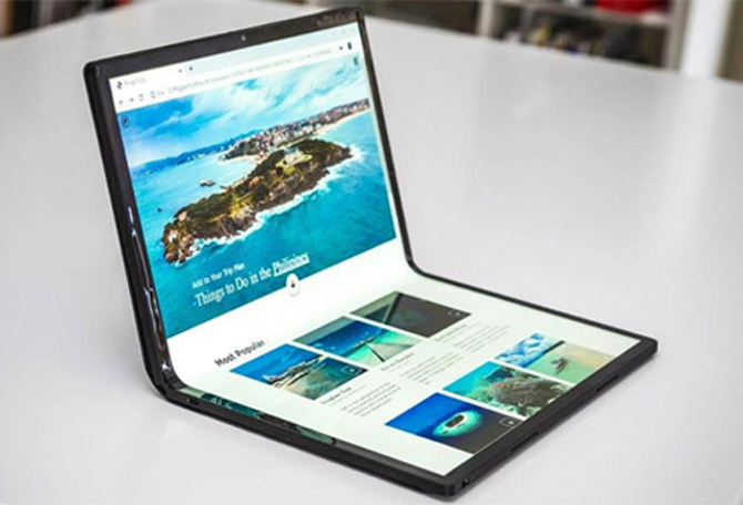 Intel Horseshoe Bend 17 inch. Ảnh: TechSpot.
