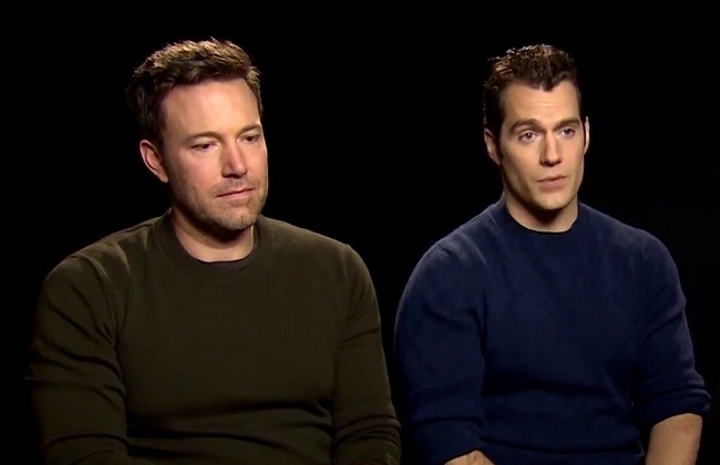 Gương mặt buồn của Ben Affleck (trái) khi nghe Batman v Superman bị chê trở thành đề tài ảnh chế nhiều năm sau, được gọi là Sad Affleck Ảnh: Yahoo.