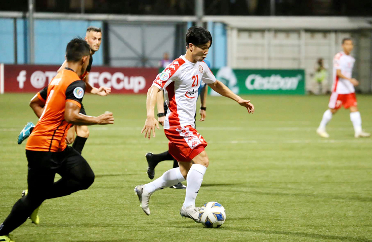Công Phượng đang có phong độ cao với hai bàn thắng trong hai trận tại AFC Cup. Ảnh: TP HCM
