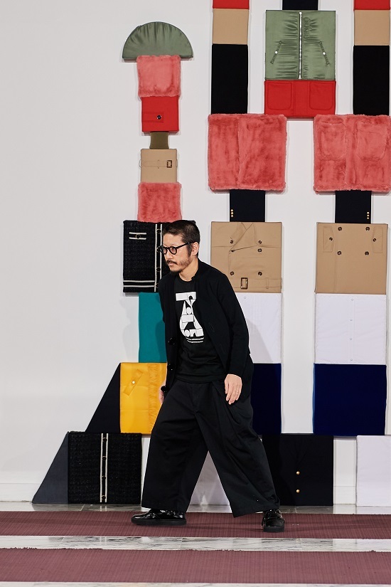 Anrealage 'lắp ghép' trang phục