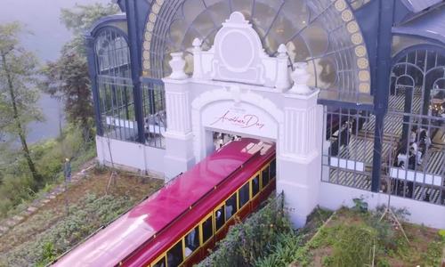 Bổ sung video show diễn Another Day