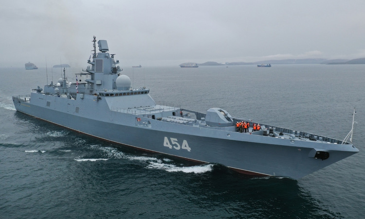 Tàu Đô đốc Gorshkov ra biển hồi cuối năm 2019. Ảnh: VL.ru.