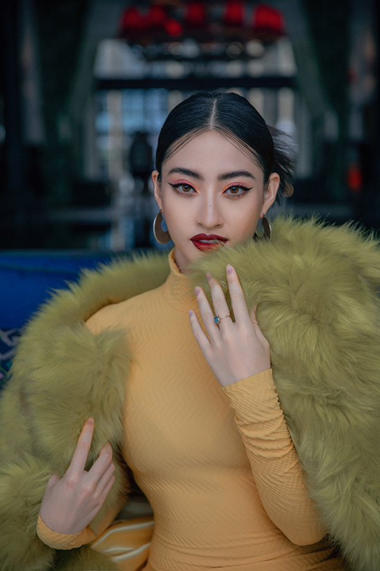 Lương Thùy Linh biến hóa phong cách