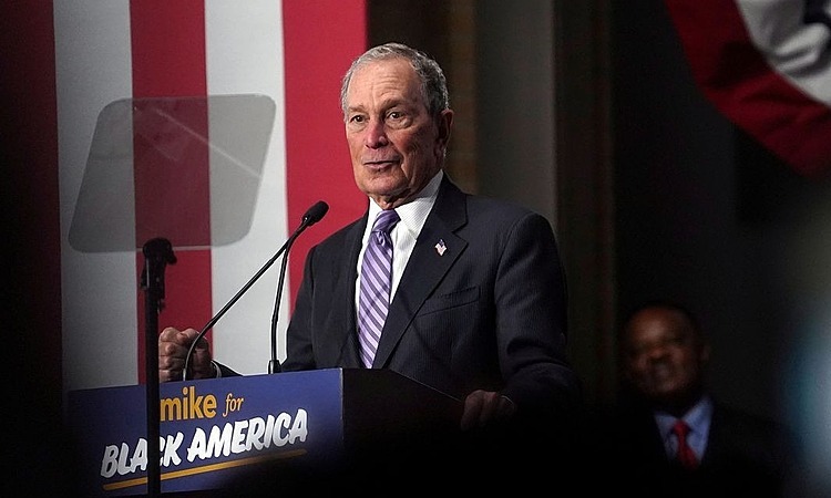 Tỷ phú Michael Bloomberg trong buổi vận động tranh cử ở Houston. Ảnh: Reuters