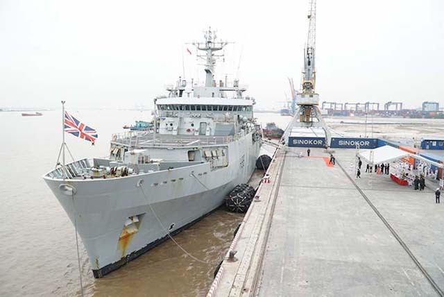 Tàu Hải quân Hoàng gia Anh HMS Enterprise cập cảng Tân Vũ (Hải Phòng). Ảnh: Bộ Quốc phòng