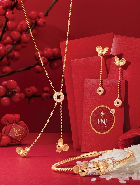 Nhằm mang đến cho khách hàng những trải nghiệm mới lạ trong mùa Thần Tài năm nay, đồng thời đón đầu xu hướng tiêu dùng trong mùa Valentine sắp tới, PNJ đã thiết kế, chế tác và tung ra thị trường bộ trang sức Kim Tý.