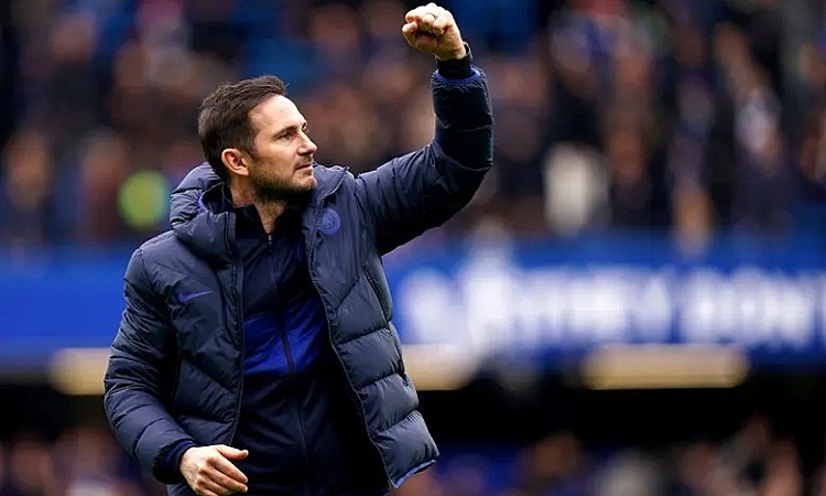 Lampard lần thứ hai đánh bại Mourinho trong mùa giải này. Ảnh: PA.