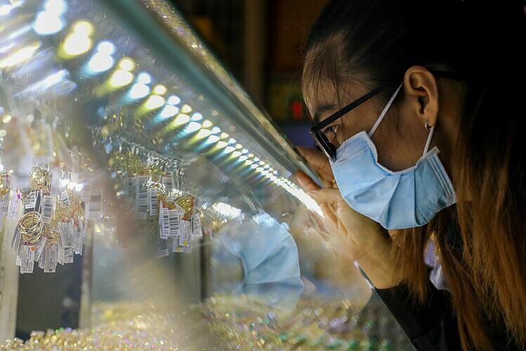Giao dịch vàng ngày Thần Tài Mùng 10 tháng 3 vừa qua. Ảnh: Như Quỳnh.