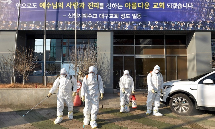 Cựu tín đồ cảm thấy bị phản bội vì Tân Thiên Địa