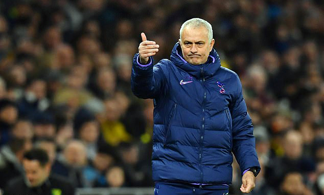 Sau chuỗi ba trận thắng đầu tiên cùng Tottenham, Mourinho đang trong mạch thua bốn trận. Ảnh: Reuters.