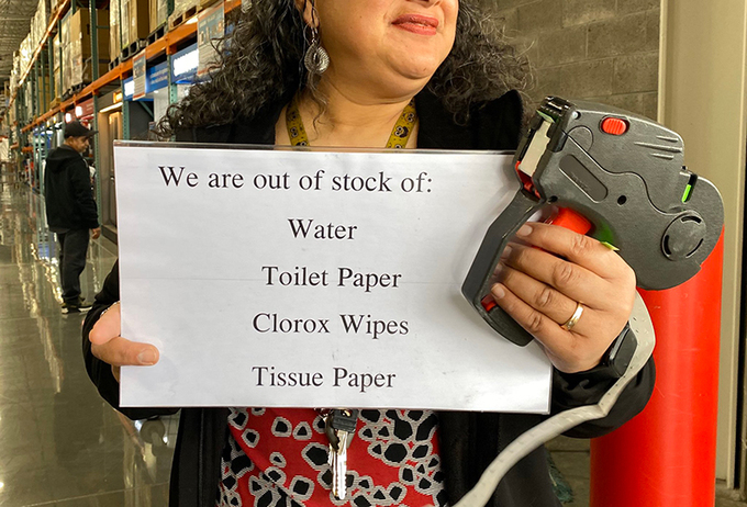 Người Mỹ vơ vét siêu thị như ngày tận thế