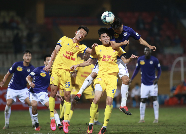 Nam Định thua 2-4, trải qua mùa giải thứ ba liên tiếp bại trận tại Hàng Đẫy. Ảnh: Lâm Thoả