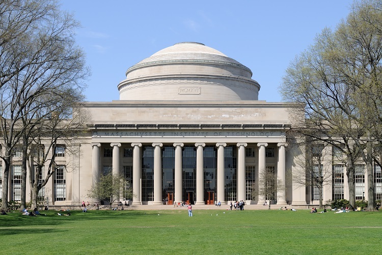 Tòa nhà biểu tượng ở Viện Công nghệ Massachusetts (Mỹ). Ảnh: Shutterstock.