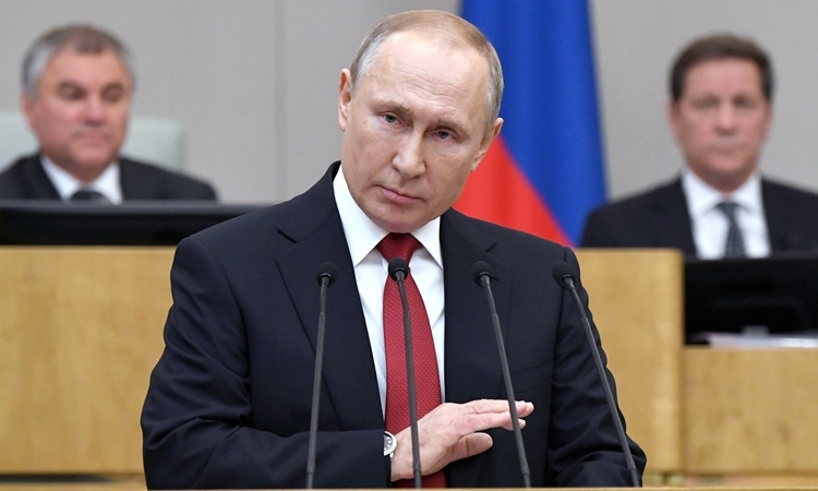 Tổng thống Nga Putin phát biểu trước hạ viện Nga ngày 10/3 ở Moskva. Ảnh: AFP.