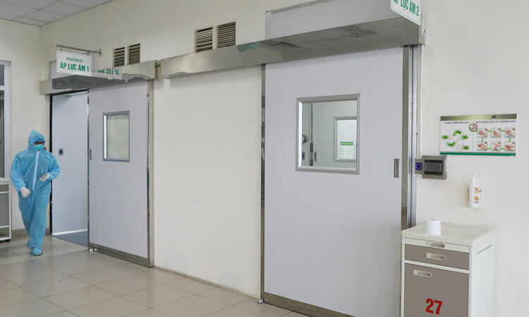 Hệ thống phòng áp lực âm tại Bệnh viện Bệnh Nhiệt đới Trung ương ngày 24/3. Ảnh: Ngọc Thành.