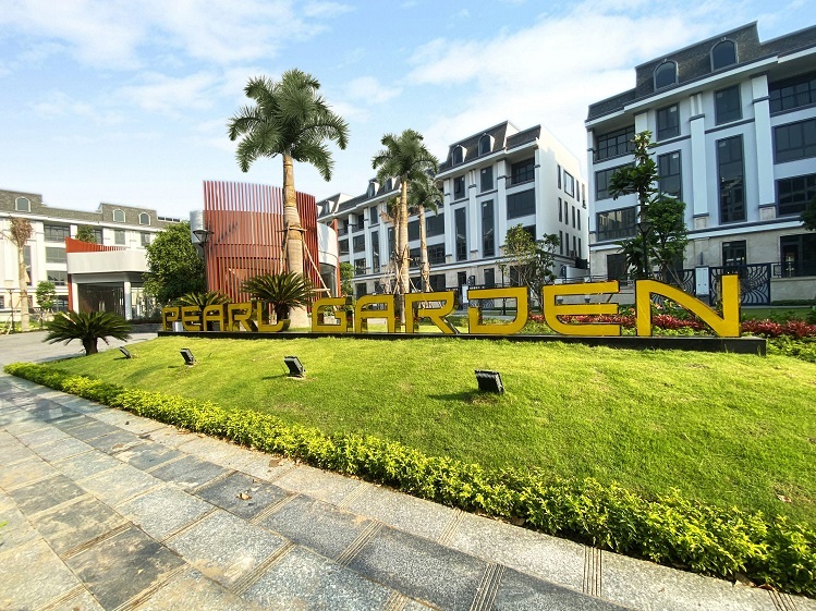 Một góc xanh mát của công viên Pearl Garden vừa được hoàn thiện tại Khu đô thị Vạn Phúc.