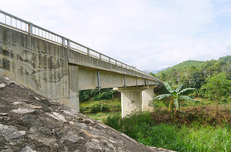 Cầu Sông Con bắc qua sông Ngàn Phố hoàn thành từ năm 2014. Ảnh: Đức Hùng