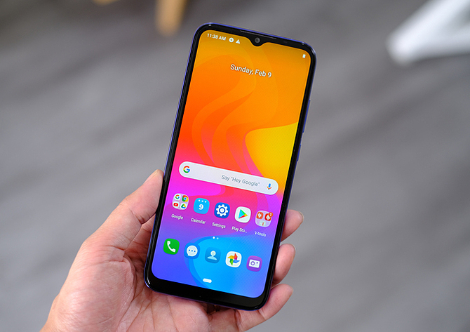 Một chiếc smartphone do Việt Nam sản xuất. Ảnh: T.H