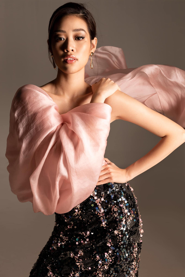 Hoa hậu Khánh Vân diện váy xuyên thấu