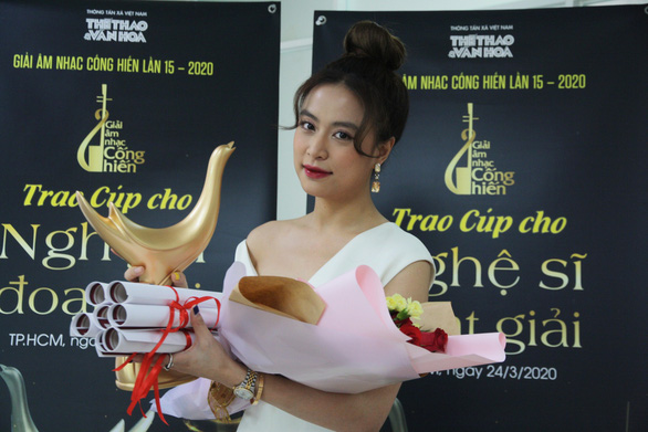 Hoàng Thùy Linh thắng lớn với 4 giải Cống hiến - Ảnh 1.