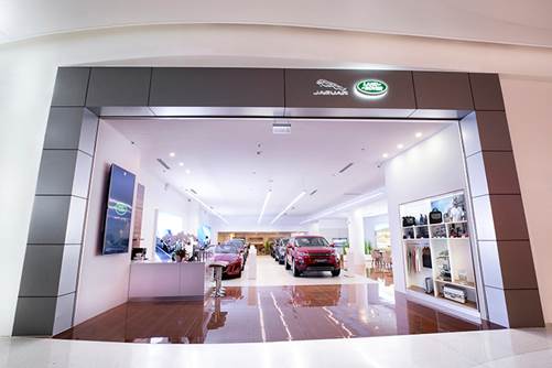 Không gian trưng bày Jaguar Land Rover tại tầng trệt, Crescent Mall.