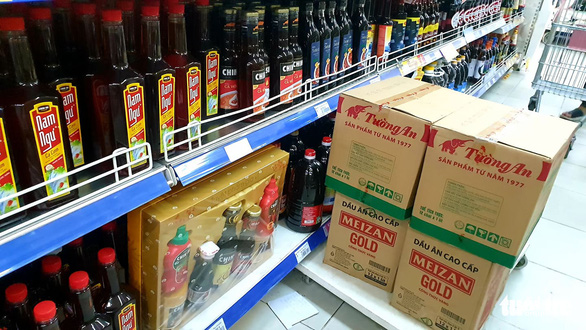 Sau chỉ thị cách ly toàn xã hội, siêu thị ở TP.HCM gạo, thịt... vẫn đầy ắp - Ảnh 5.